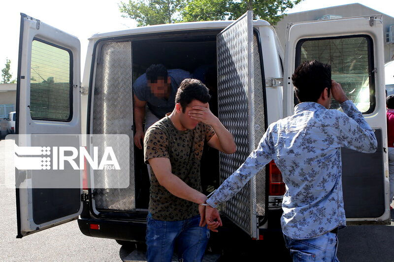 سارقان ۶ دستگاه پراید در همدان دستگیر شدند