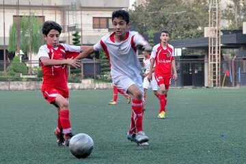 تیم فوتبال نونهالان نوین فولاد یزد لیگ کشور را با پیروزی آغاز کرد 