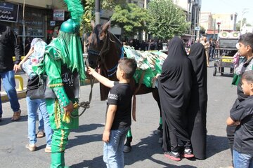 حضور بانوان و کودکان میاندوآبی در عزاداری عاشورای حسینی