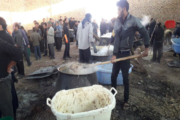 مراسم‌ حلیم‌پزان در روستای فدیشه نیشابور