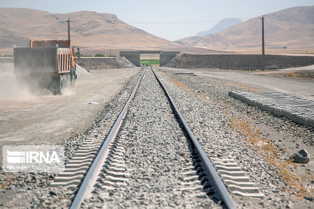 ۶۰۰ میلیارد تومان در سفر رییس جمهور به پروژه راه‌آهن کرمانشاه - خسروی تخصیص یافت