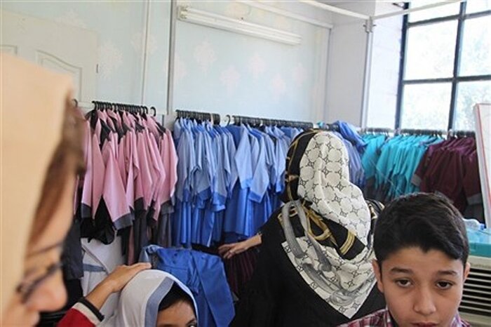 لباس فرم مدارس ؛ خانواده گلایهمند از کیفیت پایین، تولیدکننده از قیمتگذاری نامناسب