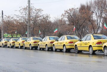 ۱۰۰ دستگاه خودروی سمند به رانندگان تاکسی تحویل داده شد 