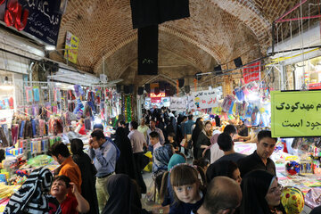 در روزهای پایانی تابستان و چند روز پیش از آغاز فصل بازگشایی مدارس، جُنب و جوش برای تهیه نوشت افزار مورد نیاز دانش آموزان، بازار لوازم تحریر همدان را داغ کرد.