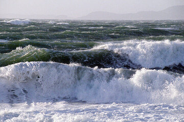 سرعت ۵۰ کیلومتری باد در دریای خزر