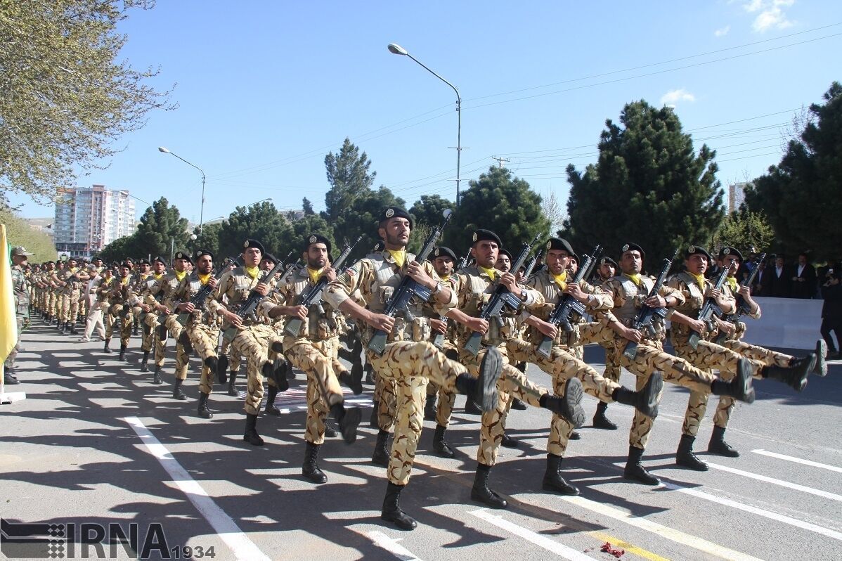 Iranian Army marks Sacred Defense Week 