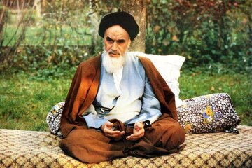 روحانی اهل سنت گلستان: امام خمینی پدیده ممتاز قرن بود