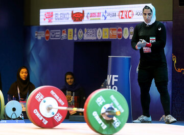 وزنه‌برداری زنان آسیا؛ حسینی رکورد شکست اما به سکو نرسید
