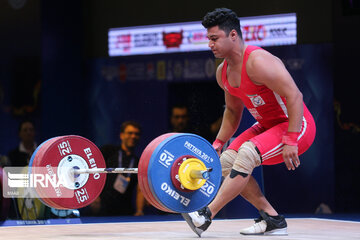 Iran weightlifter wins bronze at world contests