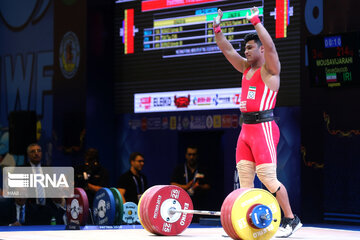 Iran weightlifter wins bronze at world contests