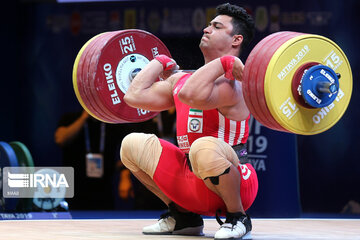 Iran weightlifter wins bronze at world contests