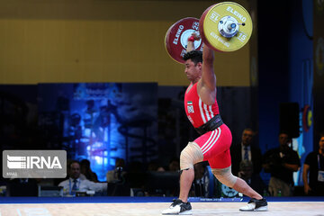 Iran weightlifter wins bronze at world contests