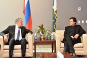 نخست وزیر پاکستان و لاوروف دیدار کردند؛ صلح افغانستان محور گفت و گو 