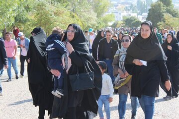 همایش بزرگ پیاده‌روی صبح و نشاط در همدان برگزار شد