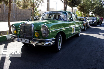 Classic Cars Rally Tour in Iran's Semnan