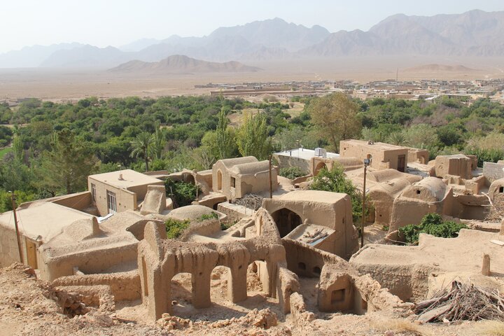 قلعه تاریخی ایراج خور و بیابانک نباید به ویرانهای تبدیل شود قلعه تاریخی ایراج خور و بیابانک نباید به ویرانهای تبدیل شود