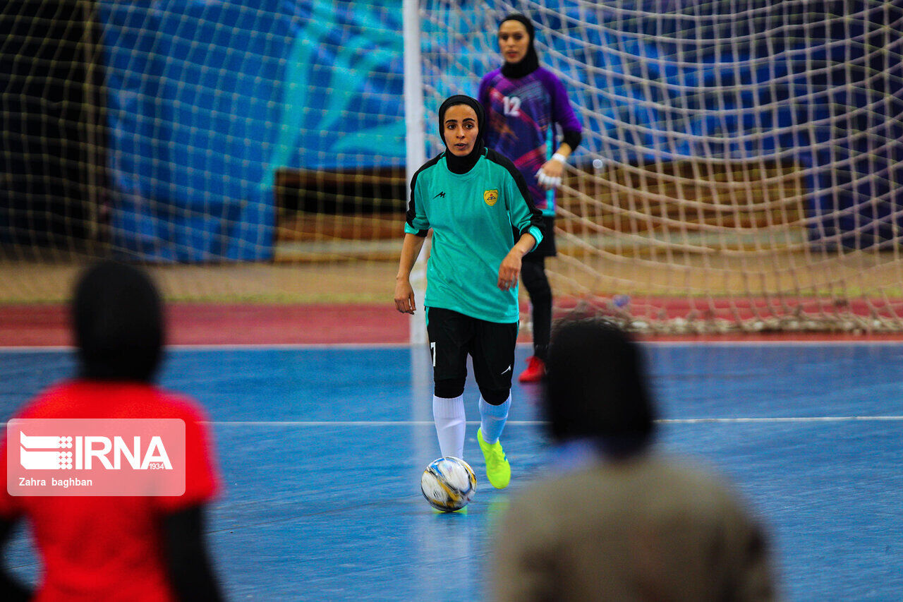 IRNA English - Women Play Futsal Iran Premier League