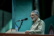 ارتش و سپاه در تامین امنیت و منافع ملی برابر دشمنان ایستاده اند