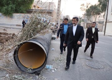 بازدید معاون هماهنگی امور اقتصادی وزارت کشور از طرح های مترو و فاضلاب اهواز