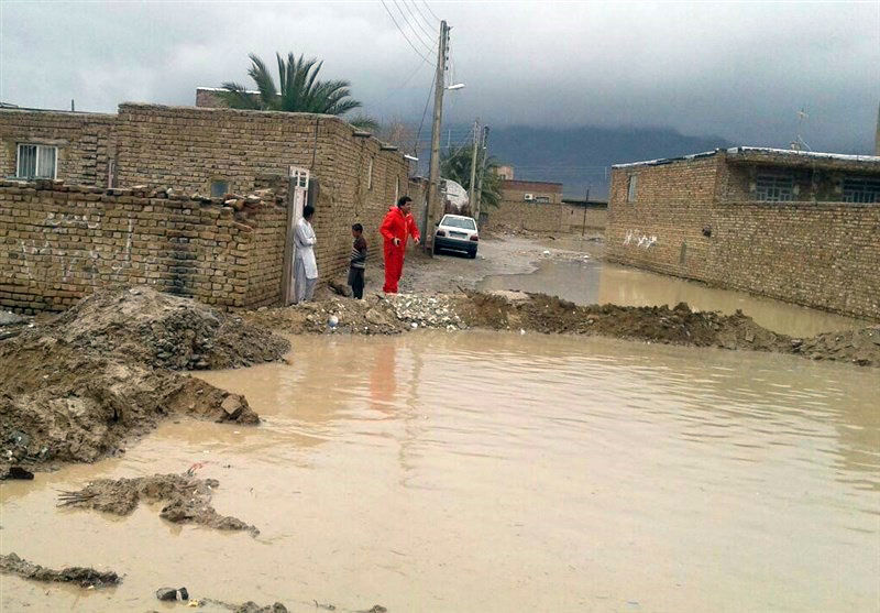 طغیان رودخانه کاجو راه ۴۰ روستای قصرقند را بست