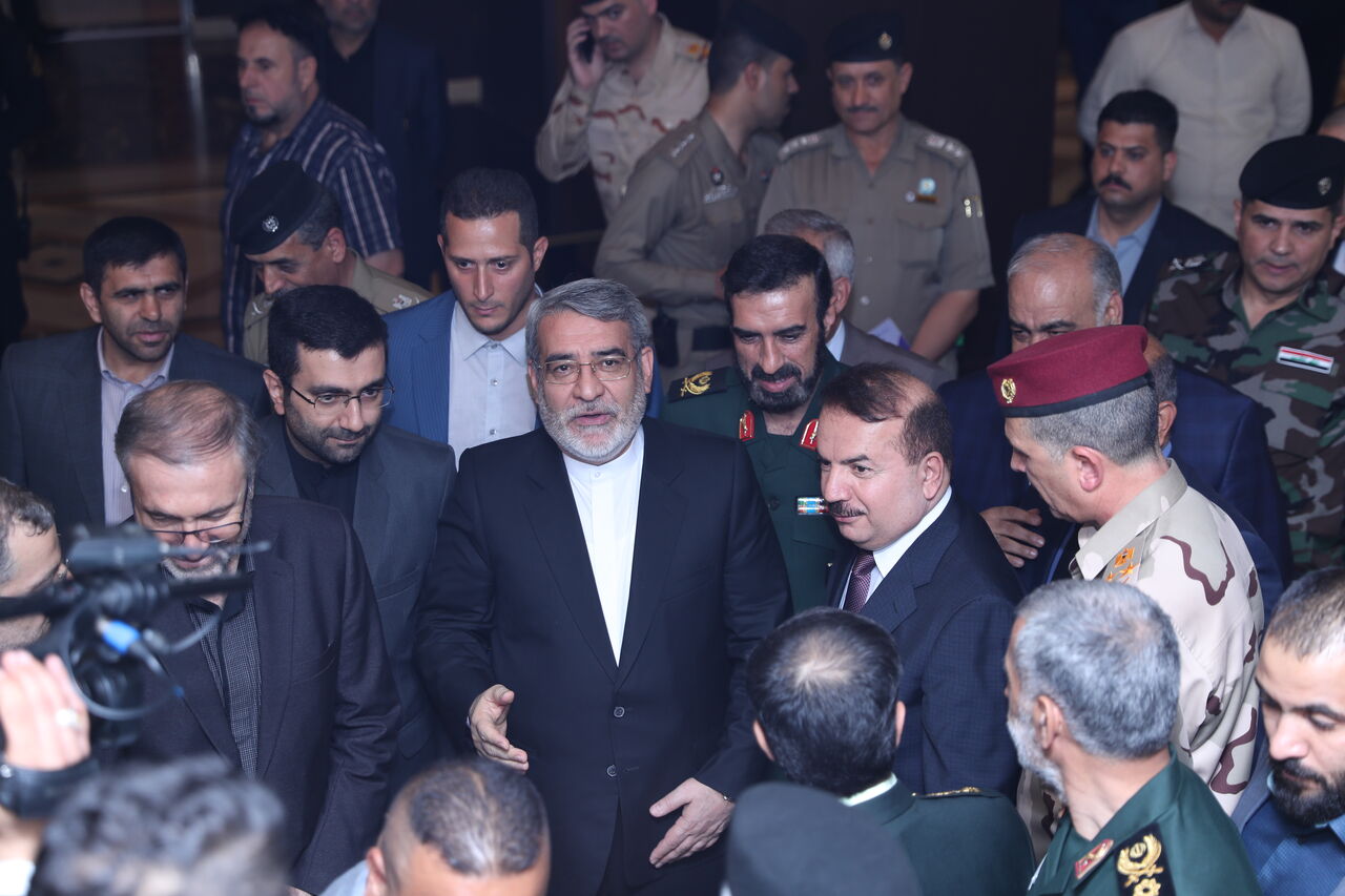 وزير الداخلية يدعو الى الغاء التاشيرات نهائيا بين ايران والعراق وزير الداخلية يدعو الى الغاء التاشيرات نهائيا بين ايران والعراق