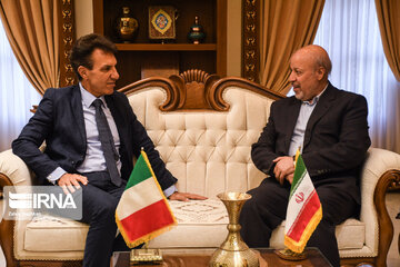 Isfahan Governor meets with Italian Ambassador