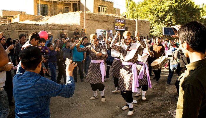 جشن شیره پزی انگور مانیزان