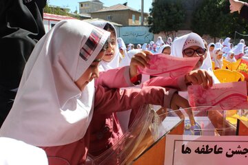 یک هزار مدرسه کردستان میزبان جشن عاطفه‌ها بود