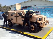 Irán presenta un nuevo vehículo blindado táctico y un robot inteligente