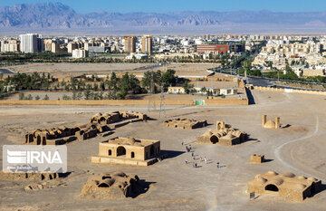 ابراج خاموشان فی یزد