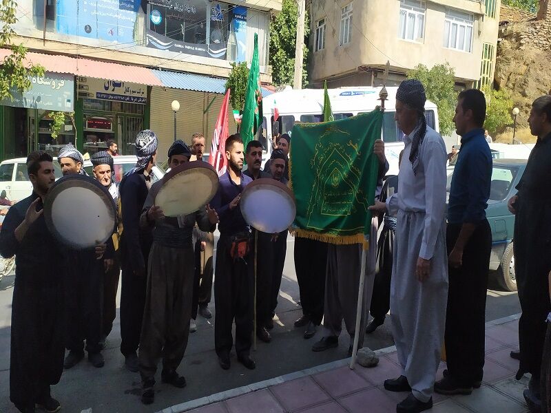 نخستین کاروان اهل سنت از بانه عازم کربلا شد