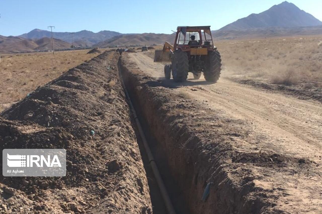 کار آبرسانی به سه روستای پل‌ابریشم میامی آغاز شد