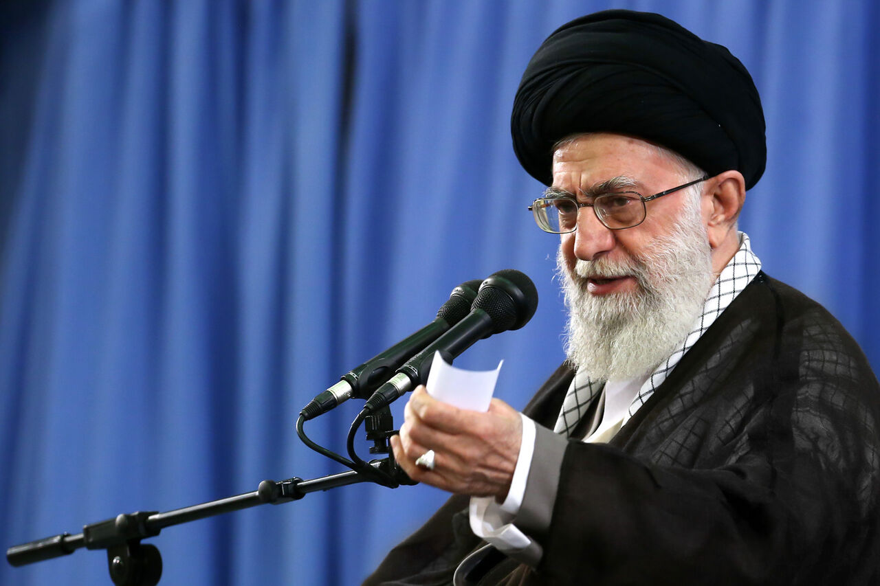 Leader highlights Iran's policy of never approaching nukes 