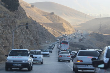 ترافیک سنگین خودروها در محور ایلام - مهران