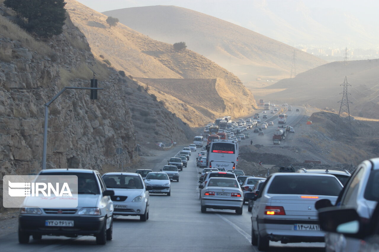 ترافیک سنگین خودروها در محور ایلام - مهران