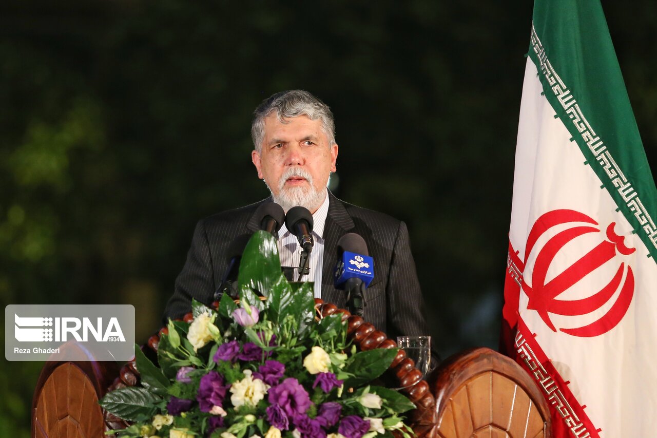 وزیر ارشاد:حافظ در روح شاعرانه ایرانی جریان پیدا می‌کند 