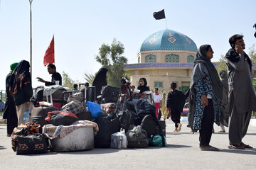 ورود زائران پاکستانی اربعین حسینی(ع) به مرزمیرجاوه در استان سیستان و بلوچستان