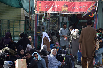 ورود زائران پاکستانی اربعین حسینی(ع) به مرزمیرجاوه در استان سیستان و بلوچستان