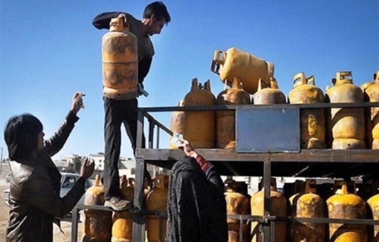 مشکل تامین سیلندر گاز در گناوه بزودی حل می‌شود