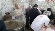 توزیع روزانه ۲۰۰ هزار پرس غذا بین زائران اربعین در همدان 