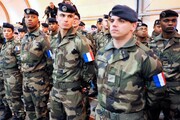 فرانسه خروج نیروهایش از ائتلاف ضد داعش در سوریه را بررسی می کند