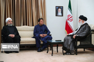 Supreme Leader, Pakistani PM meet in Tehran