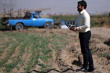 آموزش سمپاشی مزارع کشاورزی تبریز توسط پهپاد