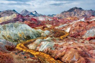 Ormuz, la colorida isla iraní que se asemeja a un arcoiris

