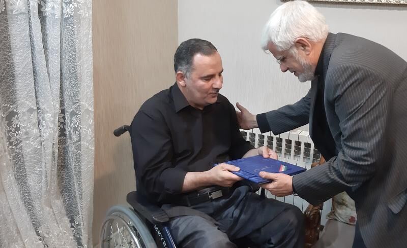 ایثارگران و جانبازان، نماد عزت و سربلندی انقلاب هستند ایثارگران و جانبازان، نماد عزت و سربلندی انقلاب هستند