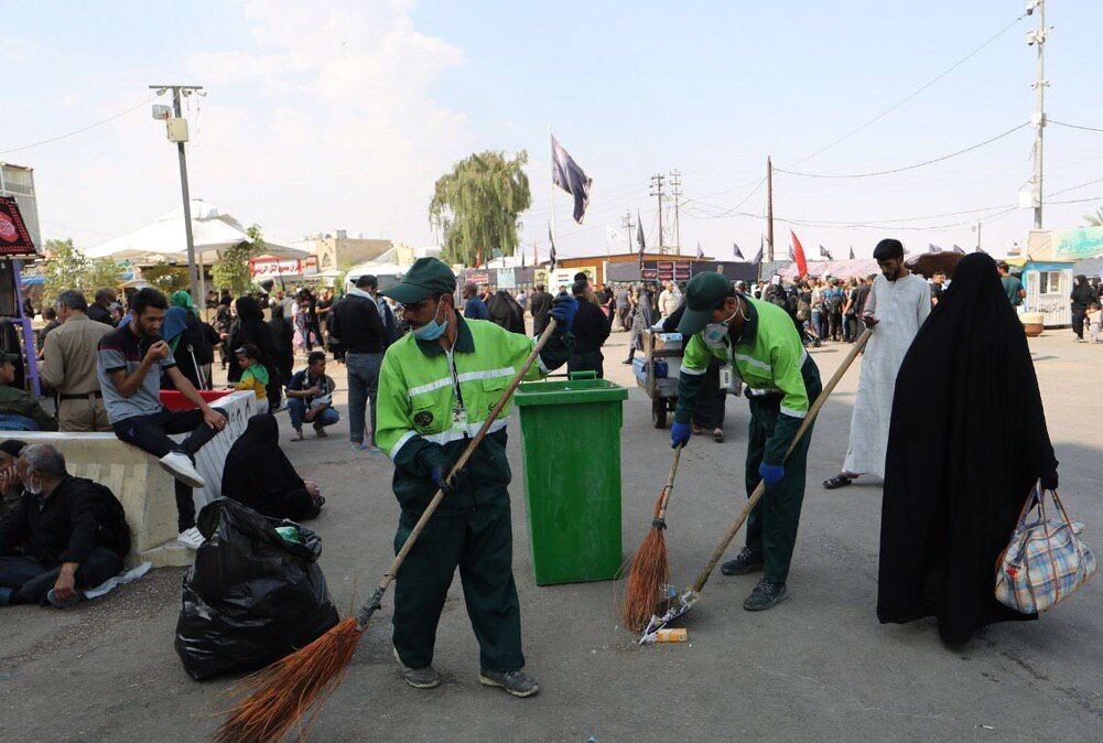 پاکبانان مشهدی یک میلیون متر مربع از معابر شهر نجف را نظافت کردند
