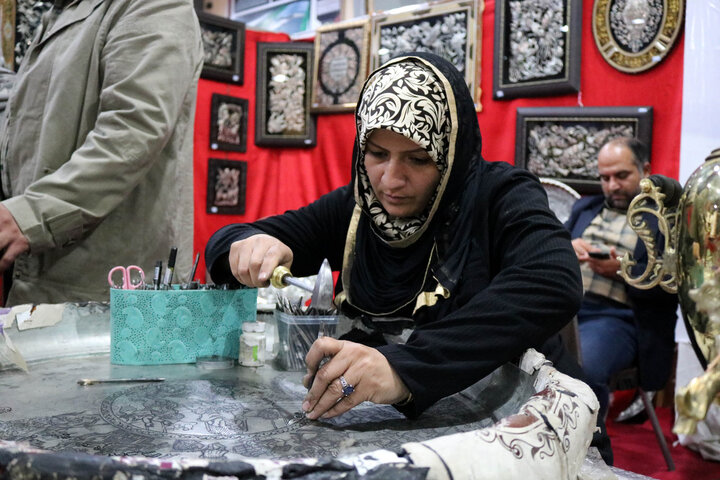 حدود ۲ هزار مجوز تولید صنایع دستی در همدان صادر و تمدید شد