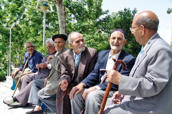 هوش مصنوعی پاسخگوی لحظه‌ای بازنشستگان
