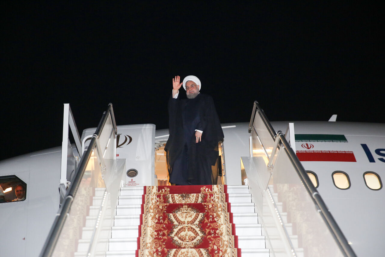 President Rouhani leaves Baku for Tehran