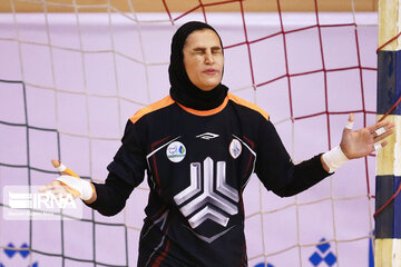 Women play futsal at Iran premier league